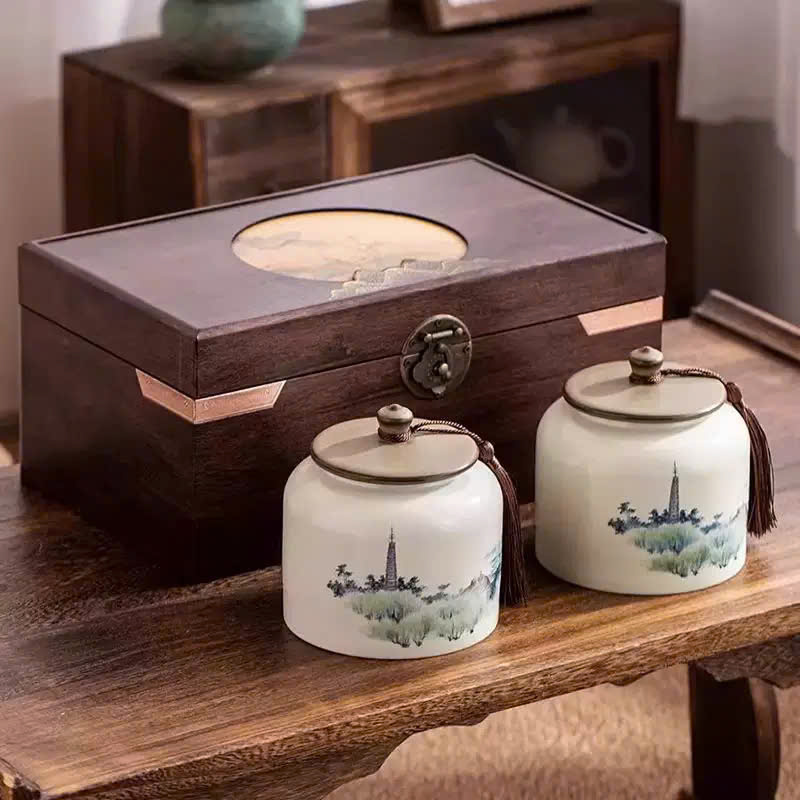 Khám phá Hũ gốm Thượng Phẩm Trà – Oolong họa tiết hoa sen Thanh Hoa. Gốm sứ thủ công dày dặn, bảo quản trà cao cấp tối ưu tại Viet Link Tea.