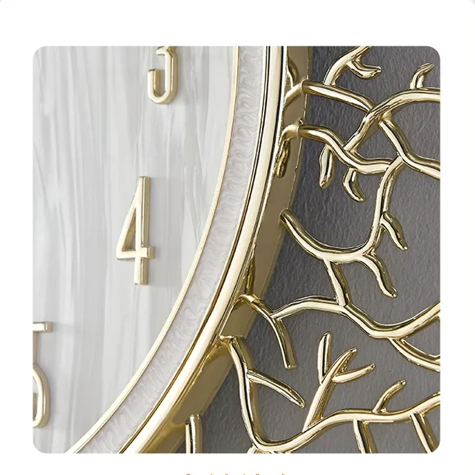 Đồng hồ treo tường mạ điện vàng gold cao cấp cho căn hộ hiện đại. Điểm nhấn phong thủy tài lộc vững bền