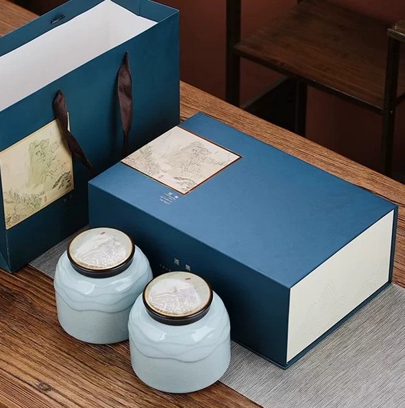 Khám phá độc quyền Hũ gốm Thượng Phẩm Trà - Bạch Lão chính hãng Viet Link Tea. Thiết kế gốm sứ Thanh Hoa chống ẩm mốc, giữ trọn dưỡng chất quý.