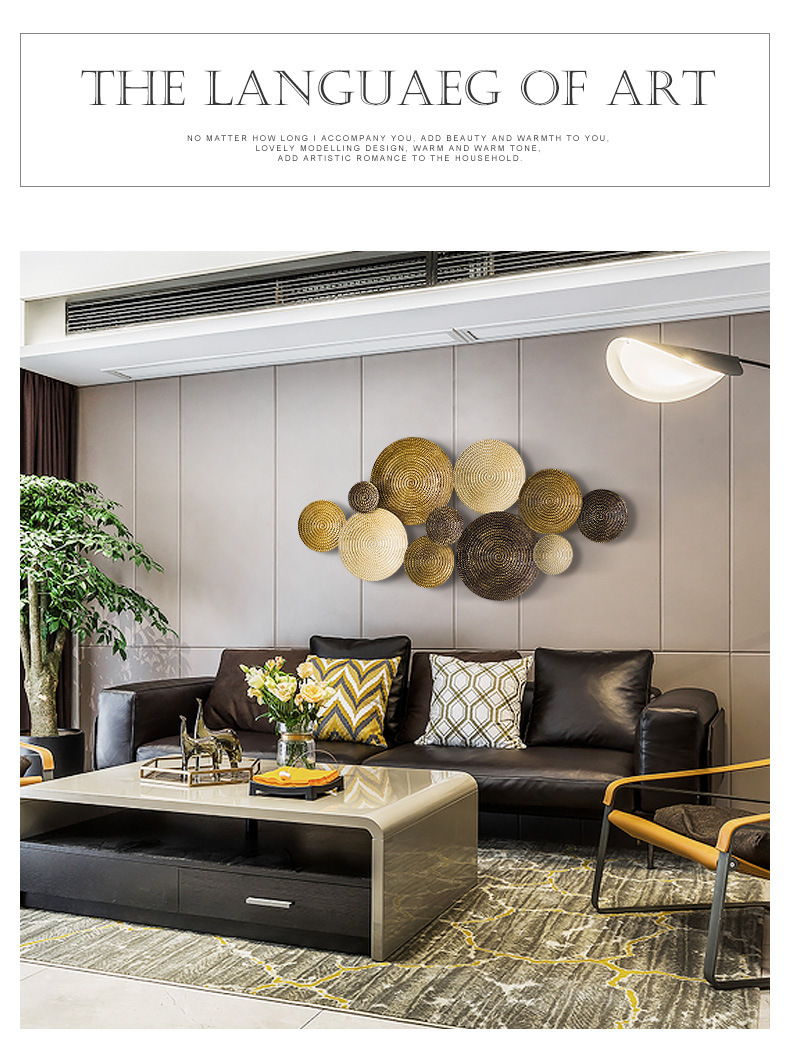 Tranh sắt treo phòng khách hiện đại luxury.