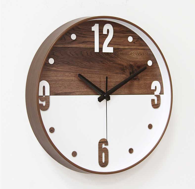 Đồng hồ văn phòng VBE2875 Với tông màu gỗ sẫm màu rất sang giúp văn phòng của bạn luôn hiện đại và phong cách