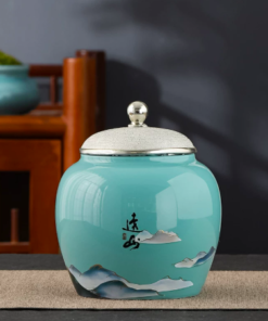 Thưởng thức trà sạch hảo hạng lưu trữ trong hũ gốm thượng phẩm. Hương vị thanh tao, thiết kế quý phái thích hợp cho mọi không gian trà thất thượng lưu.