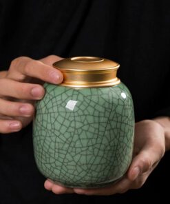 Set quà tặng Hũ gốm Thượng Phẩm Trà – Sâm sang trọng. Món quà sức khỏe đẳng cấp cho đối tác và người thân với thiết kế hộp gỗ độc đáo.