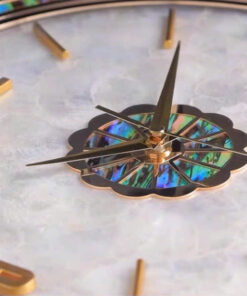 Đồng hồ máy Quartz kim trôi tĩnh âm mặt số khảm vỏ trai thiên nhiên độc bản.
