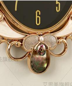 Đồng hồ decor mạ vàng đính pha lê sang trọng làm quà tặng tân gia khai trương ý nghĩa.